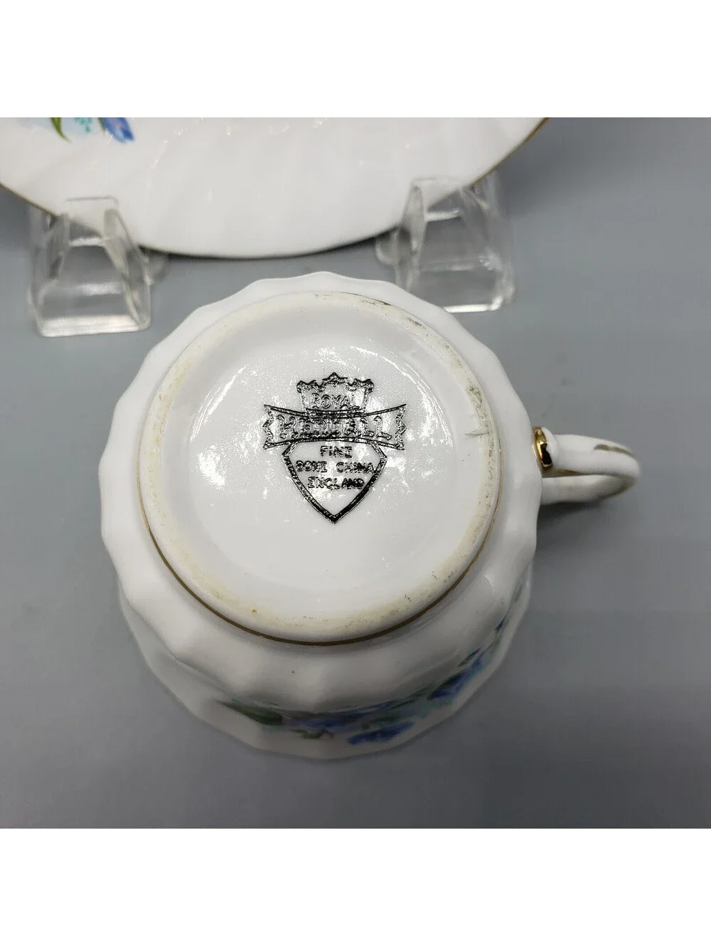 Royal Kendall Teacup & Saucer Blue Flowers Floral Fine Bone China England Gold
